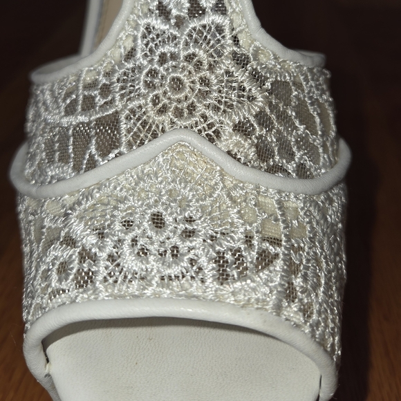 Jessica Simpson White Lace Platforms - Picture 11 of 14